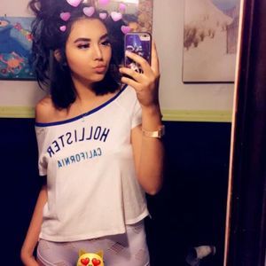 Meet your Posher, Brittney